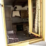 Le Petit Hotel *