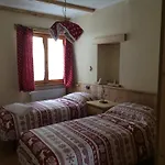 Le Petit Hotel