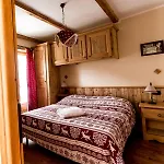 Le Petit Hotel *